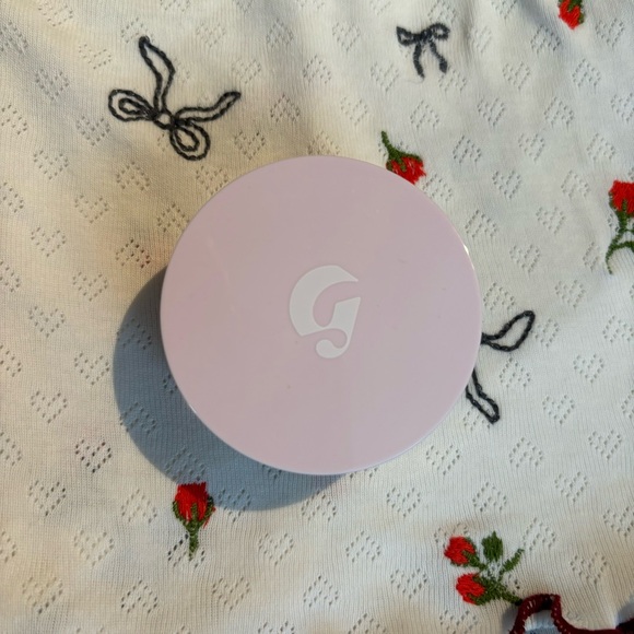 Glossier Other - Glossier wowder shade g8-g10 light medium